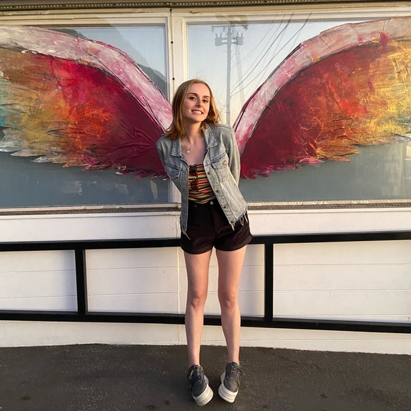 Meet your Posher, Amanda - Picture 5 of 7